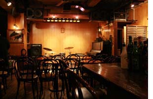 東京高円寺のライブハウス　店内